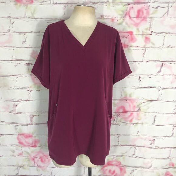 🔥5 for $25 sale🔥 beyond scrubs soft maroon scrub top. - Picture 1 of 8